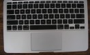 El teclado posee blacklight y tiene una gran distancia entre teclas.