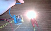 Con sólo un suave roce de nuestros dedos haremos encender nuestra PC....Amor geek por antonomasia