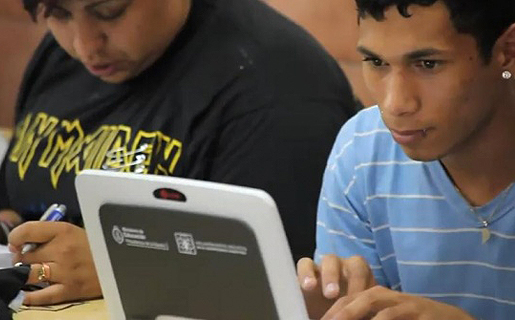 Los informes preliminares indican que los alumnos en entornos digitales mejoran su aprendizaje