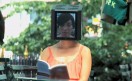 La mujer iPad por las calles de NY