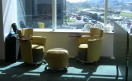 En algunos rincones encontramos estos extraños asientos que sirven como espacios de reunión. En algunos rincones encontramos estos extraños asientos que sirven como espacios de reunión.