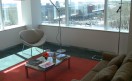 Más sobre la sala de reuniones. Más sobre la sala de reuniones.