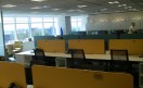 El principal concepto de las nuevas oficinas es que no hay escritorios u espacios fijos para los empleados, ni siquiera en los cargos directivos. En realidad se trata de espacios abiertos que pueden ser utilizados libremente por cualquiera. El principal concepto de las nuevas oficinas es que no hay escritorios u espacios fijos para los empleados, ni siquiera en los cargos directivos. En realidad se trata de espacios abiertos que pueden ser utilizados libremente por cualquiera.