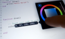 Codify le saca un excelente provecho a la interfaz táctil de iPad, para hacer más fácil la programación de aplicaciones.