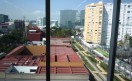 Iluminación La mayor parte de las paredes estan construidas sobre vidrio lo cual permite un mejor aprovechamiento de la luz solar y ofrece una excelente vista a parte de la ciudad.