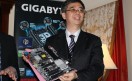 Henry Kao, Vicepresidente de la Unidad de Negocios para Motherboards de Gigabyte presentando la renovada serie 7