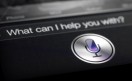 Siri, el asistente personal de voz funciona oficialmente en el iPhone 4S, aunque algunos usuarios lo han podido correr en iPhone 4 y iPod Touch.