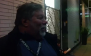Un Fanboy más. Steve Wozniak hizo fila durante la madrugada para ser de los primeros en obtener su iPad.