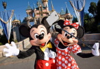 disney-baston-selfies