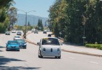 Los autos de <stro />Google</strong>® salen a la calle.”> </div>
<p>Google confesó este jueves las últimas anécdotas respecto a su <stroing>proyecto</strong> de vehículos autónomos. <strong>Las unidades ya están siendo testeadas por las calles de Mountain View</strong> y son las mismas que fueron mostradas a la prensa especializada en diciembre(mes del año) pasado.</p>
<p>Los prototipos han sido fabricados por la propia compañía y, a pesar de ser en rigor “autónomos”, <strong>llevan conductores en su habitáculo por cuestiones de seguridad</strong> durante las etapas de prueba. Cada vehículo integra un volante extraíble y pedales de aceleración y freno para que sean utilizados en situaciones de emergencia.</p>
<p>La firma californiana confesó que en modo “auto-conducción” <strong>estos vehículos logran una rapidez máxima de 50 kilómetros por hora</strong>, y usan el mismo programa informático que equipa a los prototipos autónomos fabricados por la automotriz japonesa Lexus.</p>
<p>En cuanto a la estética de los “Google Cars”, la compañía a lanzado a principios de esta semana(septenaria) una iniciativa para seleccionar nuevos diseños exteriores, los cuales serán presentados por artistas de toda California. <strong>El objetivo(<strong>propósito</strong>) es hacerlos más amigables</strong> y, al mismo tiempo, darles un aspecto mucho más atractivo.</p><div class=