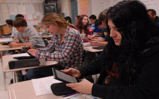 Universidades peruanas trabajarán con e-readers