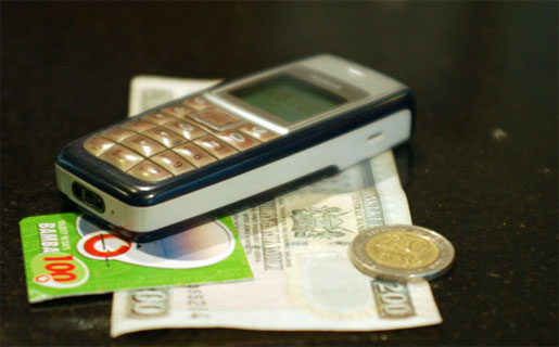 Monedero electrónico. Movistar y MasterCard convertirán al celular en una tarjeta de débito.