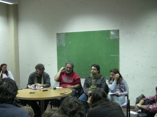 En el debate participaron docentes y directivos de la Universidad de Buenos Aires. De izquierda a derecha, Glenn Postolski, Enrique Chaparro, Matias Botbol y Beatriz Busaniche.