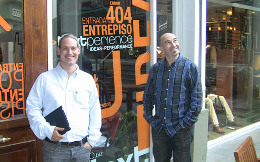 Ariel Arrieta y Martín Hazán, dos de los cofundadores de Nextxperience.