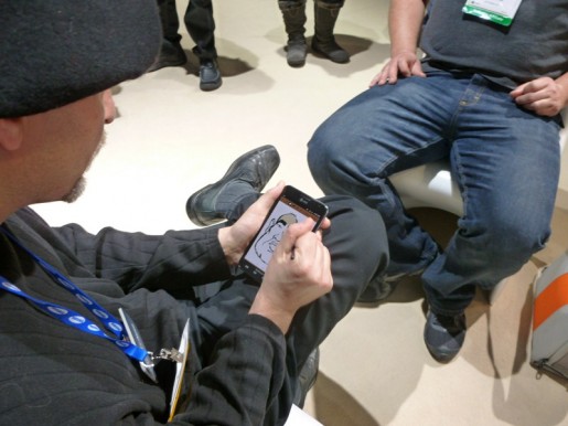En diferentes puntos de Las Vegas, nos encontramos con artistas que, utilizando el Galaxy Note, invitaban a la gente a realizar retratos en forma de caricatura. En diferentes puntos de Las Vegas, nos encontramos con artistas que, utilizando el Galaxy Note, invitaban a la gente a realizar retratos en forma de caricatura.