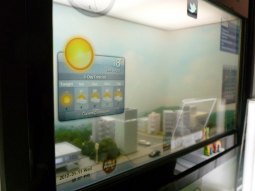 En esta imagen vemos el modelo de pantalla transparente presentado por Samsung. Además de todo, es táctil. En esta imagen vemos el modelo de pantalla transparente presentado por Samsung. Además de todo, es táctil.