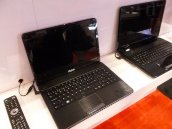 De pasada, recorrimos el stand de RCA y vimos las notebooks que comenzará a fabricar en Tierra del fuego, Argentina.