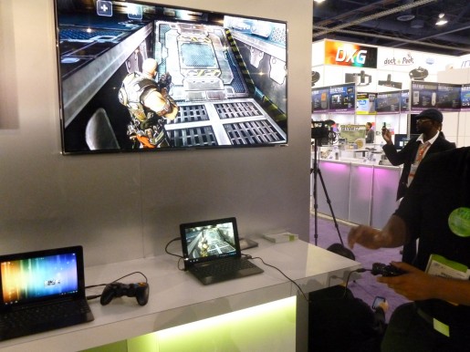 La ASUS Transformer Prime es increíblemente poderosa. En este momento, esta ejecutando un juego de alta calidad gráfica en una televisión HD. La ASUS Transformer Prime es increíblemente poderosa. En este momento, esta ejecutando un juego de alta calidad gráfica en una televisión HD.