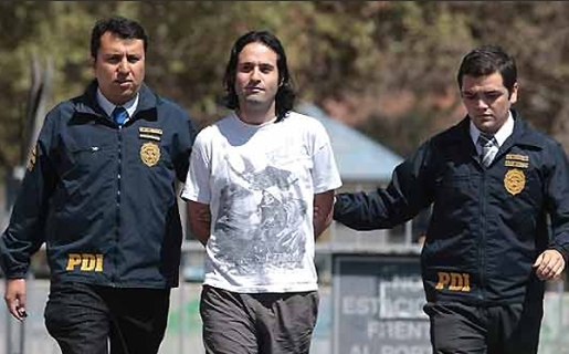 Cristián Álvarez Rojas en el momento de su detención (Crédito: El Mercurio Online)