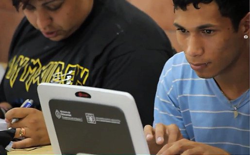 A pesar de que los alumnos están recibiendo sus netbooks y los docentes saben cómo usarlas, los equipos aún no han logrado su lugar en las aulas.