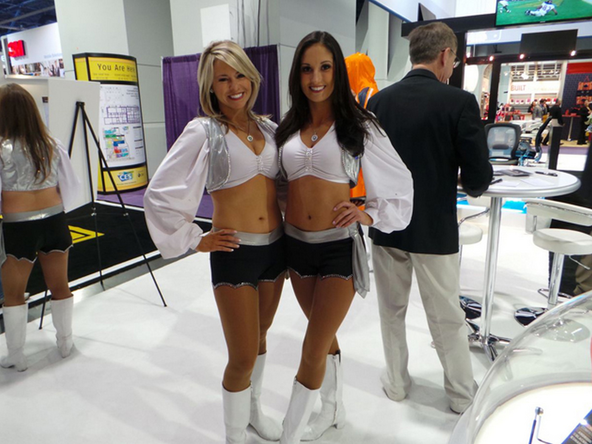 CES2013-boothbabes0005