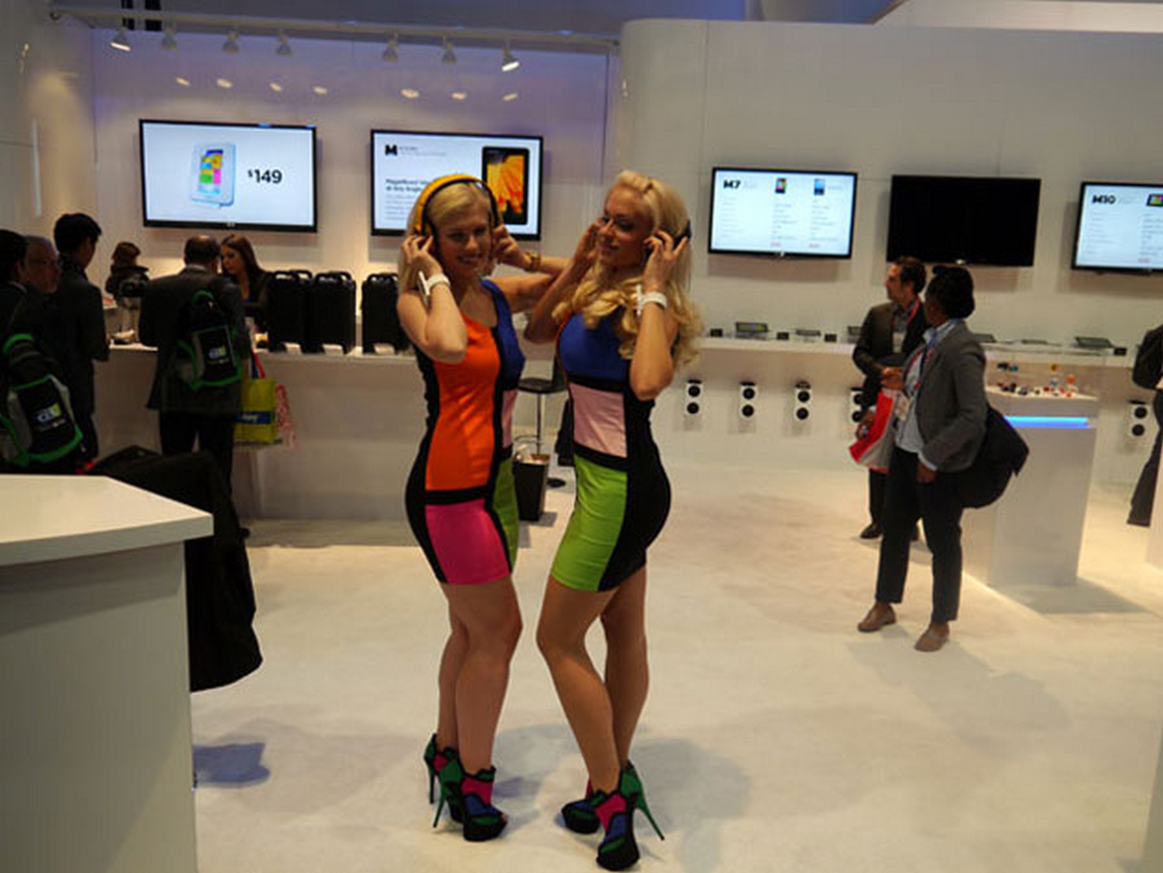 CES2013-boothbabes0012