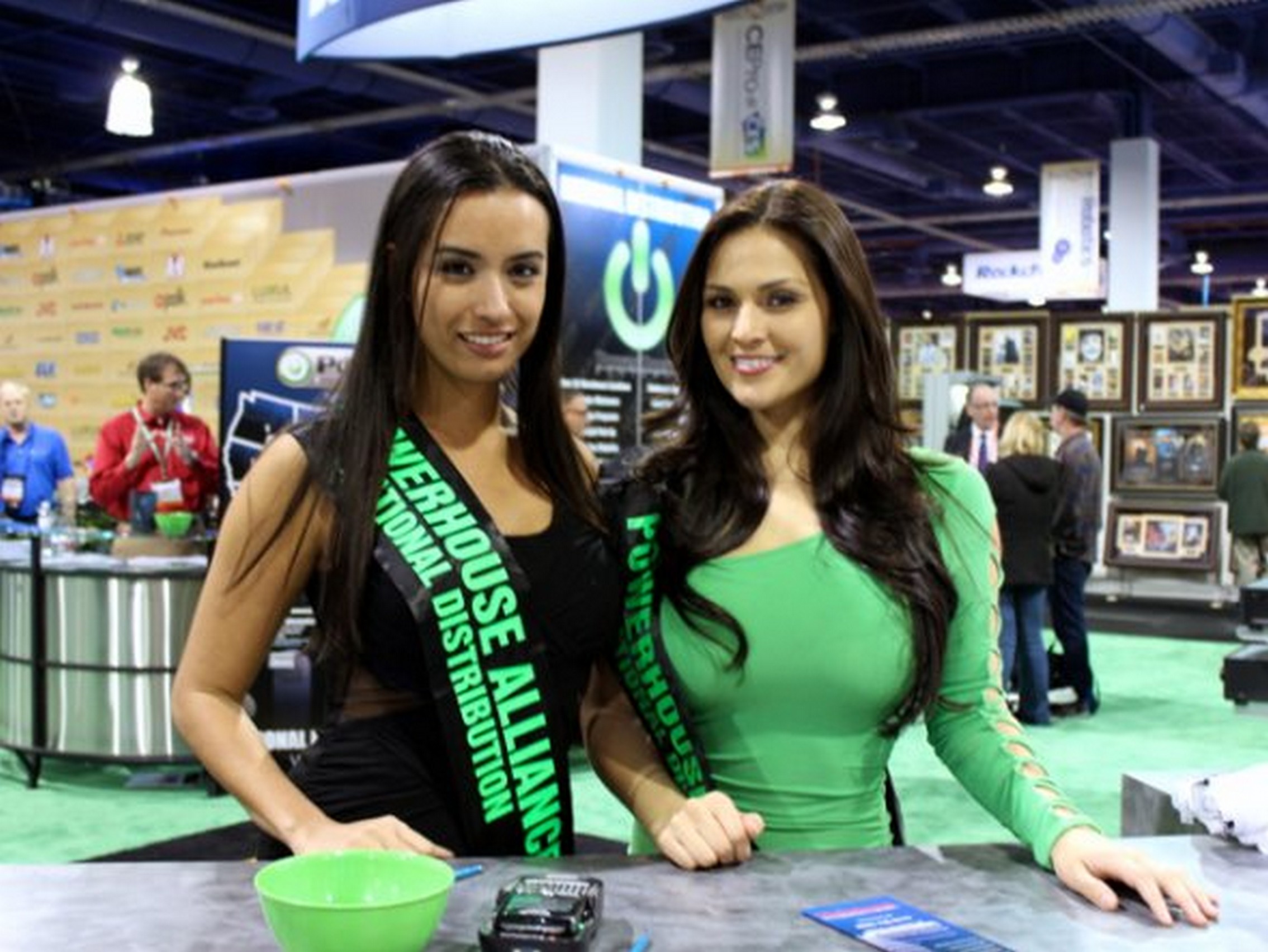 CES2013-boothbabes0026