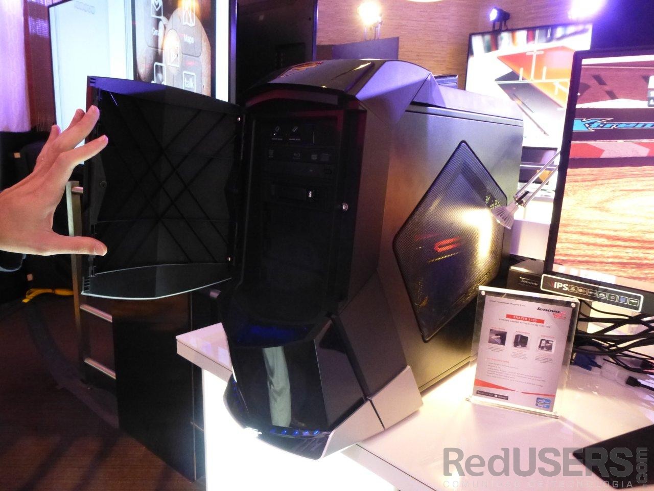 La imponente desktop Erazer de Lenovo, en exposición 