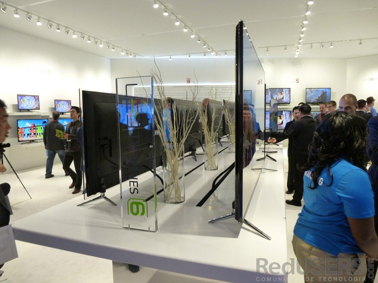 El diminuto grosor de las pantallas de Samsung El diminuto grosor de las pantallas de Samsung