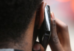 Los usuarios podrán seguir hablando tranquilos por algún tiempo más, luego de la suspensión de los aumentos en los servicios de telefonía móvil.