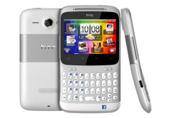 Facebook y HTC siguen intentando vincular al usuarios directamente a la red social con una tecla especial en el móvil.