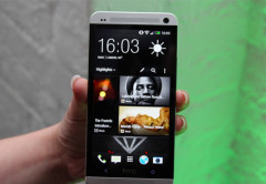 La atractiva interfaz Sense 5 de HTC se caracteriza por el escaso uso de widgets y su aplicación principal BlinkFeed.