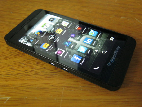 El Blackberry Z10 estará disponible en el mercado local a partir del 10 de junio.