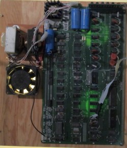 El motherboard y el sistema de refrigeración de la Apple 1.