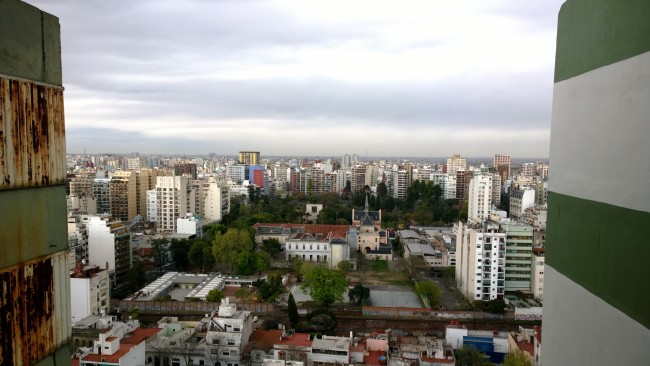 En paisajes de ciudad, impresiona ver los detalles que llega a tomar.