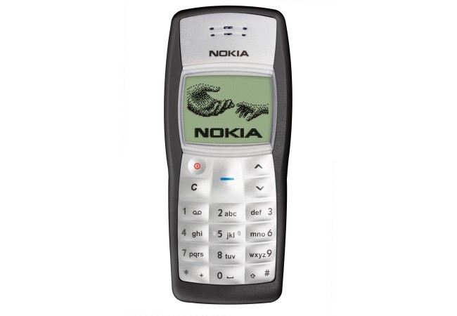 NOKIA 1100. Se trata del móvil más vendido de la historia, con más de 250 mil unidades despachadas en todo el mundo. Tenía un teclado de membrana bastante económico y función "linterna".