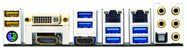 En el panel trasero hay nada menos que seis puertos usb 3.o. también hay dual lan Gigabit.