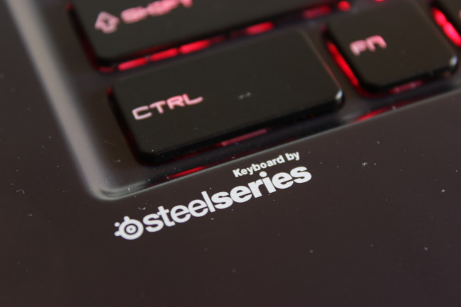 Steelseries realmente se lució con la calidad del teclado incorporado.