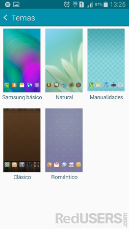Podemos personalizar el nuevo Touchwiz con temas, aunque la selección no es muy variada.