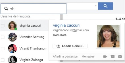 Accedemos la cuenta de Gmail. Para iniciar una conversación con un contacto disponible, en el panel lateral hacemos clic sobre el nombre del contacto. También se hacer clic en la lupa para buscar un contacto. En la ventana emergente seleccionamos uno o varios.