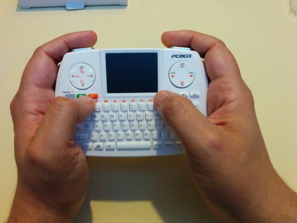 PCBOX DINI: mini teclado tipo joystick de muy buena usabilidad.