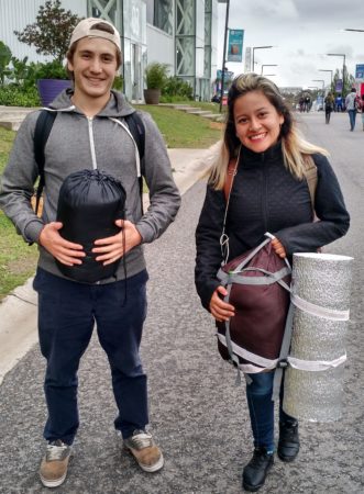 Florencia y Federico vienen a acampar al Campus Party. Florencia estudia Ciencias de la Computación, Federico publicidad, aunque se define como "emprendedor".