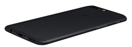Así luce la cara posterior del nuevo insignia de OnePlus.