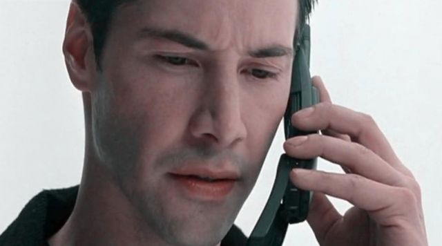 En "The Matrix", Neo con su Nokia 8810. 