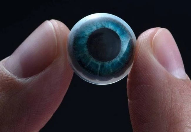 Desarrollan lentes de contacto inteligentes con pantalla micro LED